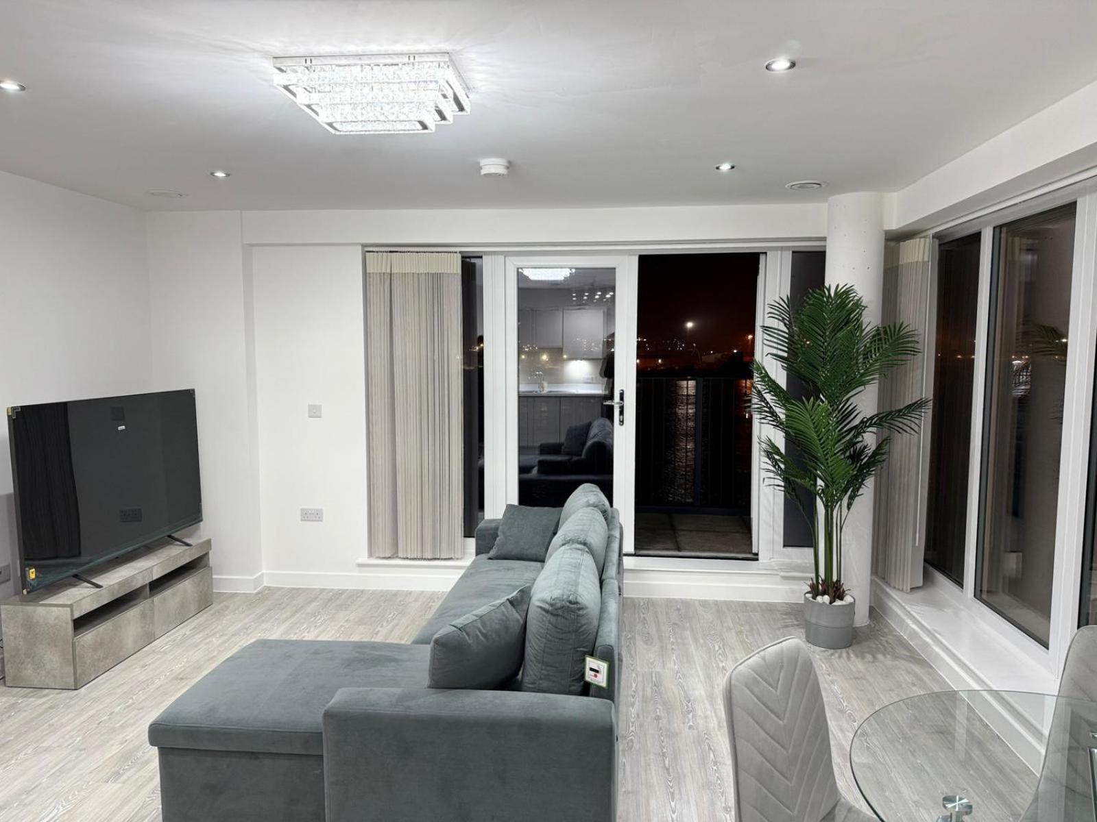 Serenity Waterfront 2 Bed Apartment Northfleet Экстерьер фото